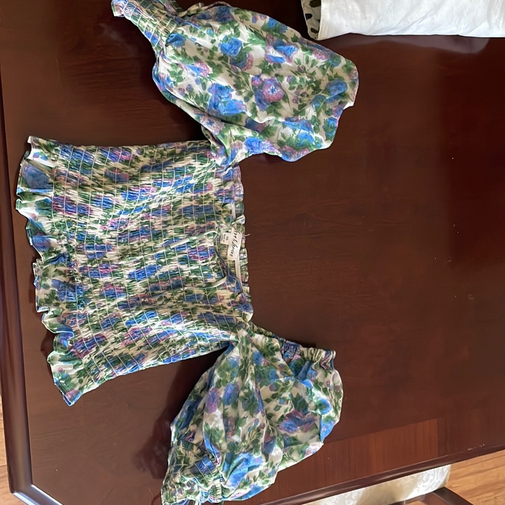 Love and Lemons floral top.